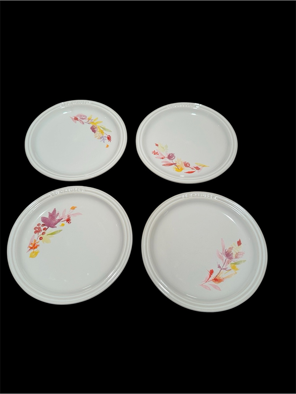 Le Creuset salad … multipurpose plates with floral motif* Rare HTF